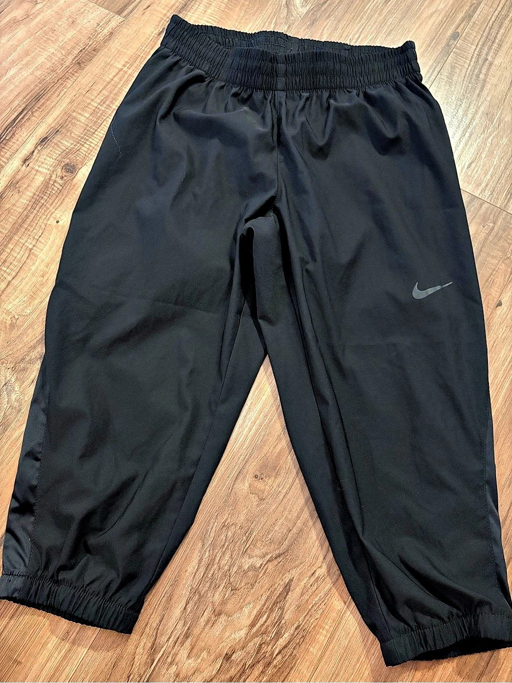 Nike Dri-FIT woven capri-length athletic pants 15